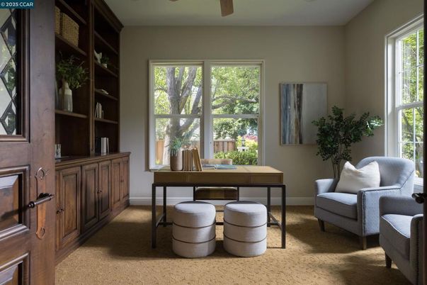 Home Office, Interior