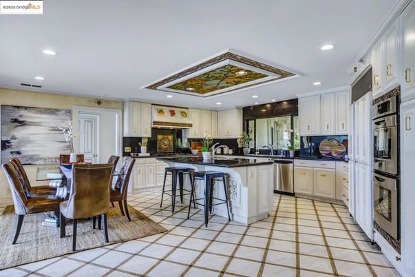 Dining room, Interior, Kitchen, Recessed Lighting