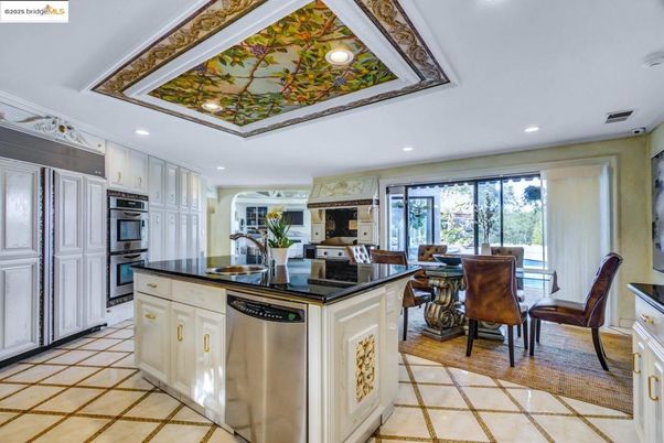 Dining room, Interior, Kitchen, Recessed Lighting, Stainless Steel Appliances