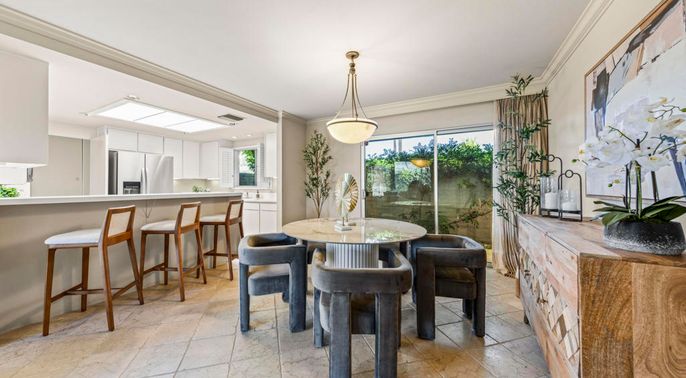 Dining room, Interior, Kitchen, Pendant Lights, Stainless Steel Appliances