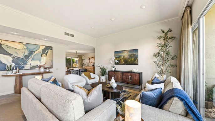 Dining room, Interior, Living room, Pendant Lights, Recessed Lighting
