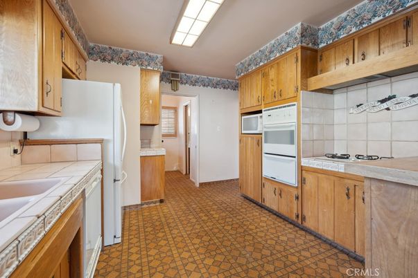 Interior, Kitchen, Tile Countertops