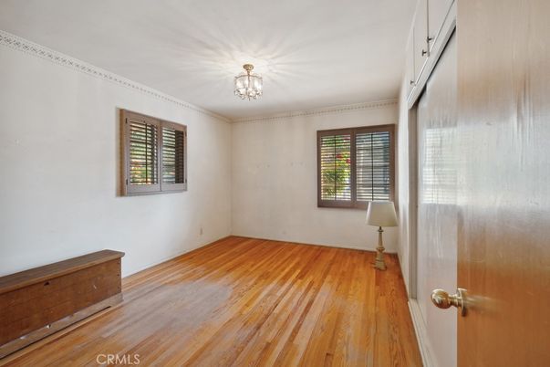 Chandelier, Empty room, Interior, Wood Texture Flooring