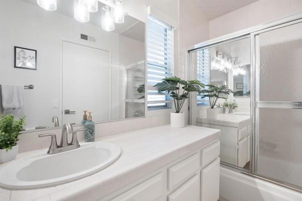 Bathroom, Interior, Tile Countertops