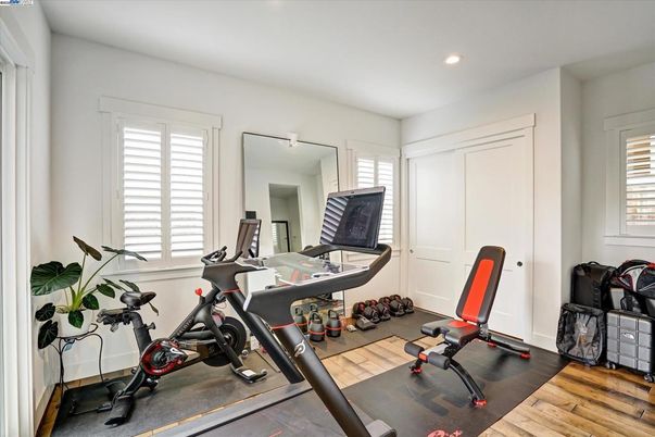 Fitness Equipment, Interior, Recessed Lighting, Wood Texture Flooring