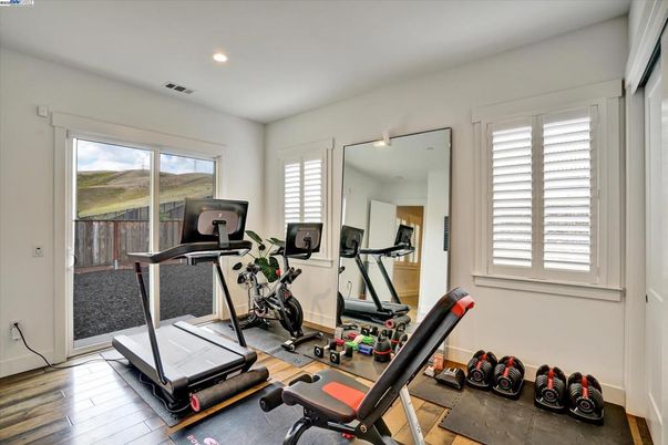 Fitness Equipment, Interior, Recessed Lighting, Wood Texture Flooring