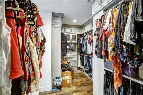 Interior, Recessed Lighting, Walk-in Closets, Wood Texture Flooring