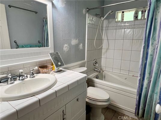 Bathroom, Interior, Tile Countertops