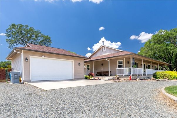 Attached, Exterior, Facade, Ranch