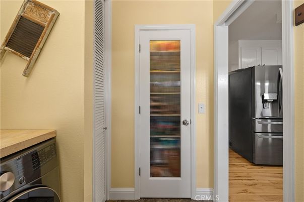 Interior, Kitchen, Washer, Wood Texture Flooring