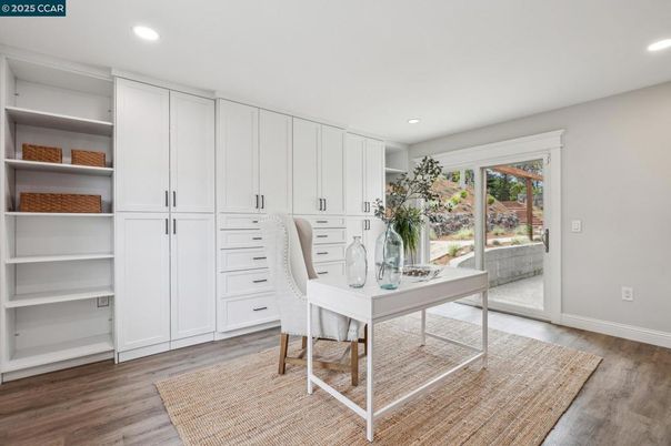 Home Office, Interior, Recessed Lighting, Wood Texture Flooring