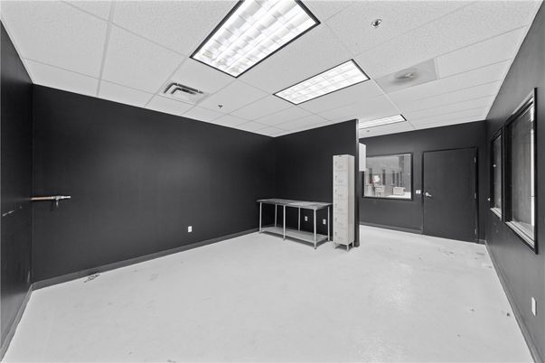 Empty room, Interior, Recessed Lighting