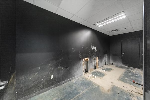 Empty room, Interior, Recessed Lighting