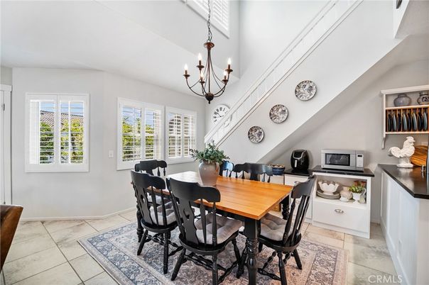 Chandelier, Dining room, Interior