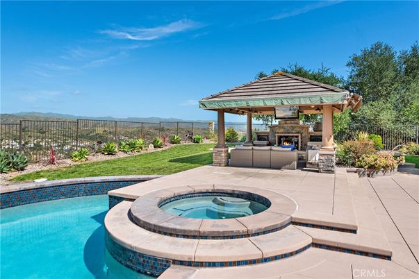 Exterior, Fireplace, Pool