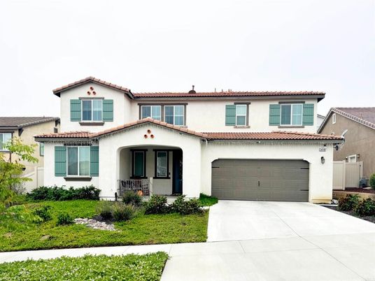Attached, Exterior, Facade, Spanish Mediterranean