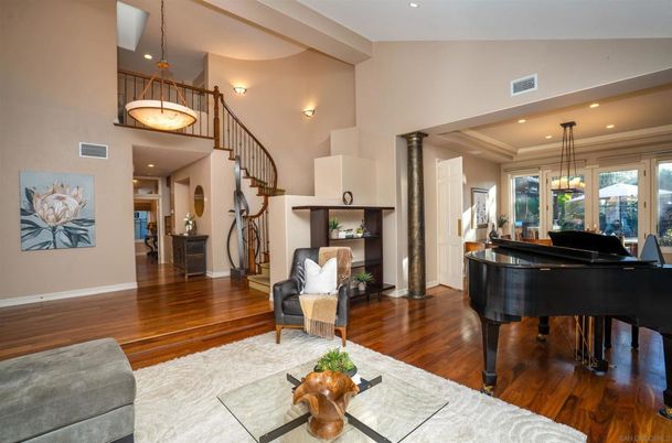 Interior, Pendant Lights, Piano, Recessed Lighting, Wood Texture Flooring