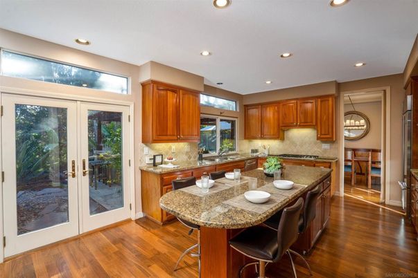 Dining room, Interior, Kitchen, Recessed Lighting, Wood Texture Flooring