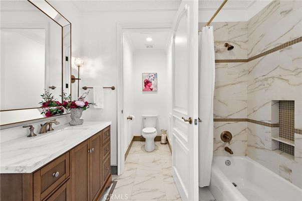 Bathroom, Interior, Marble, Marble Walls, Recessed Lighting