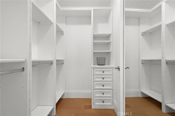 Interior, Walk-in Closets, Wood Texture Flooring