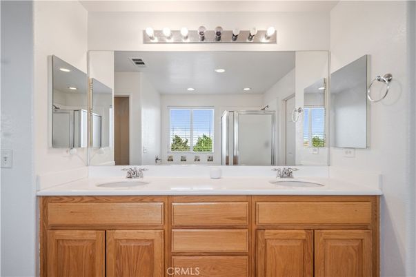 Bathroom, Dual Sink Vanities, Interior, Recessed Lighting