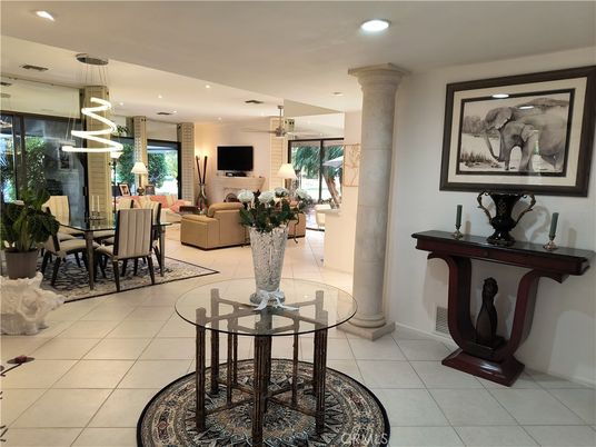 Dining room, Interior, Living room, Pendant Lights, Recessed Lighting