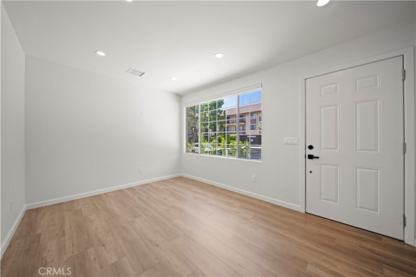 Empty room, Interior, Recessed Lighting, Wood Texture Flooring