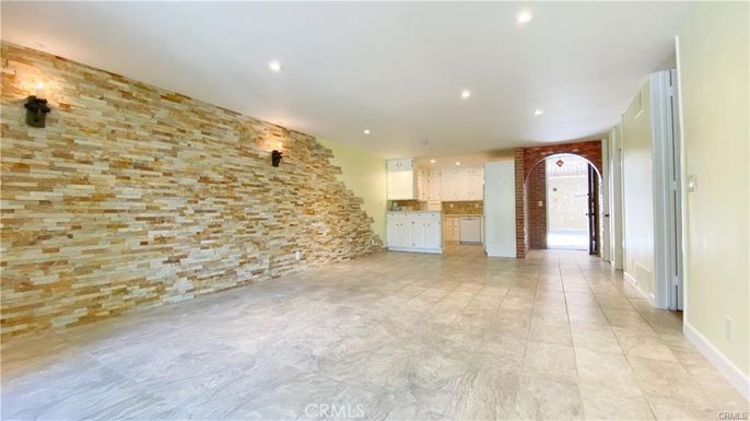 Empty room, Interior, Recessed Lighting, Stone Walls