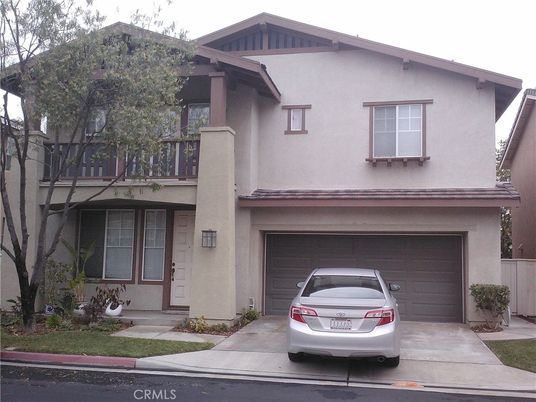 Attached, Exterior, Facade, American Craftsman