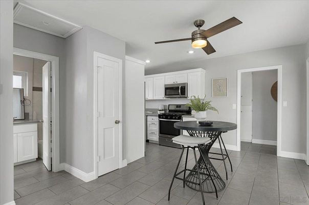 Dining room, Interior, Kitchen, Recessed Lighting, Stainless Steel Appliances