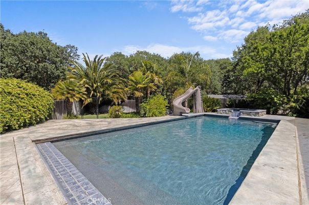 Exterior, Playground, Pool