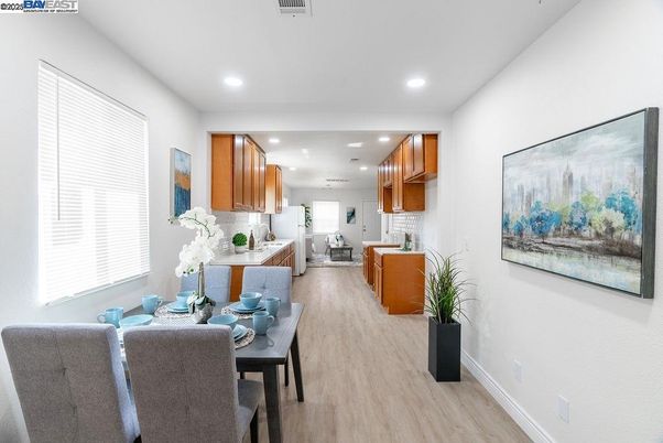 Dining room, Interior, Kitchen, Recessed Lighting, Wood Texture Flooring