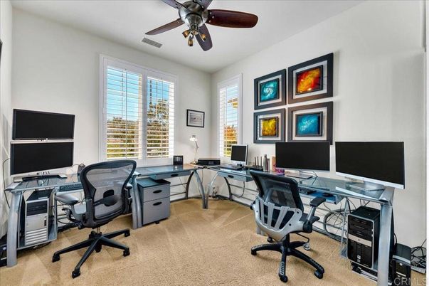 Home Office, Interior