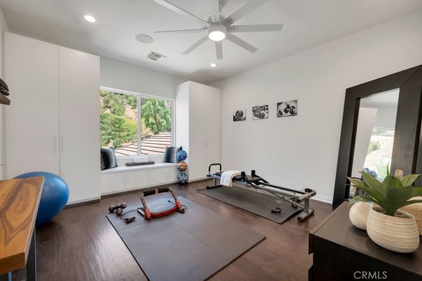 Fitness Equipment, Interior, Recessed Lighting, Wood Texture Flooring