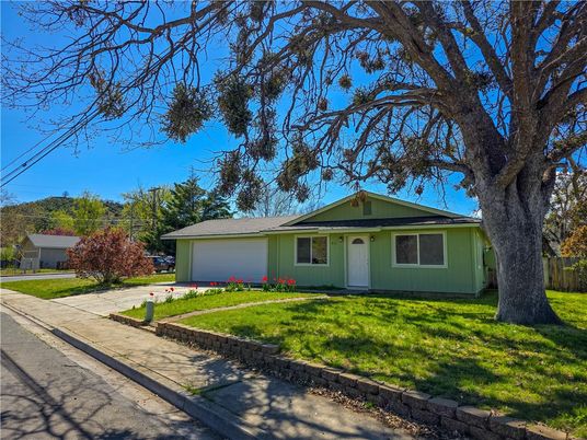Attached, Exterior, Facade, Ranch