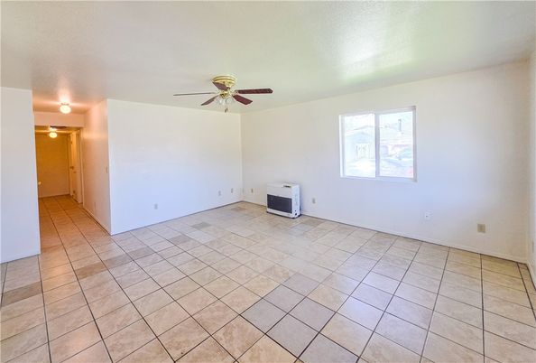 Empty room, Interior