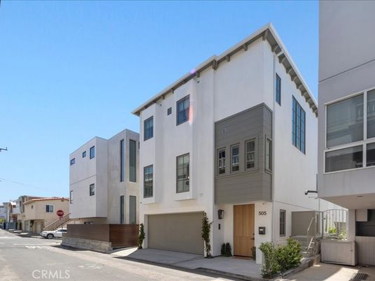 Attached, Exterior, Facade, Rowhouse