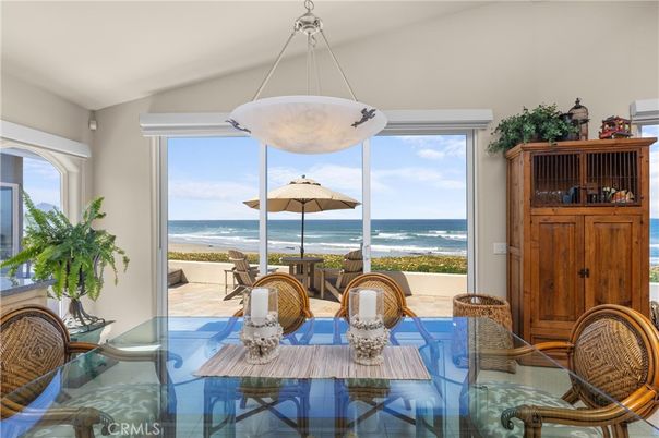 Dining room, Interior, Pendant Lights, Water