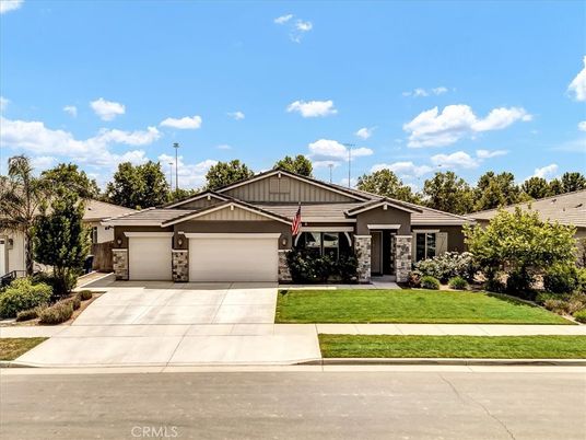 Attached, Exterior, Facade, Ranch