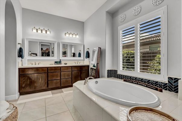 Bathroom, Dual Sink Vanities, Interior