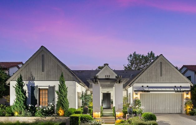 Attached, Exterior, Facade, Farmhouse
