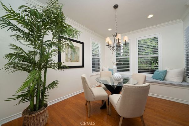Chandelier, Dining room, Interior, Pendant Lights, Recessed Lighting, Wood Texture Flooring