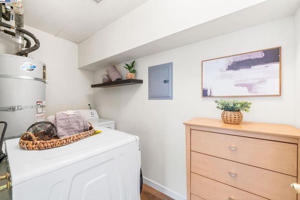Interior, Washer, Wood Texture Flooring