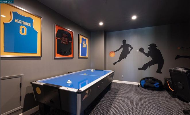Billiard Table, Game Room, Interior, Recessed Lighting