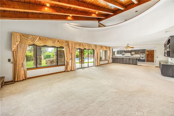 Empty room, Interior, Wooden Beams, Wooden Ceilings