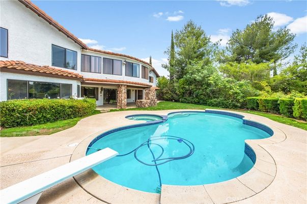 Exterior, Pool