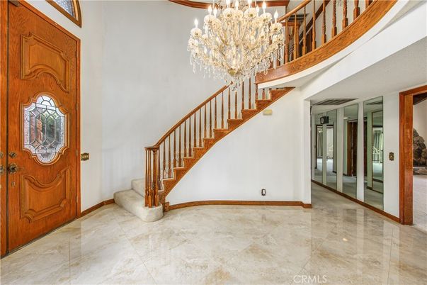 Chandelier, Interior