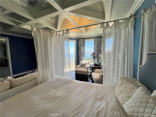Bedroom, Interior, Water