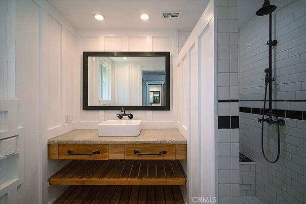 Bathroom, Interior, Recessed Lighting