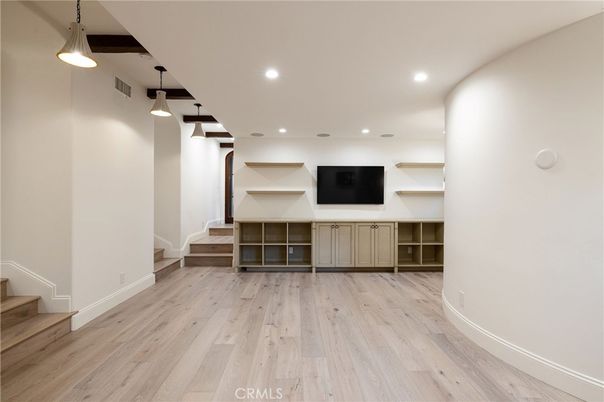 Interior, Pendant Lights, Recessed Lighting, Wood Texture Flooring